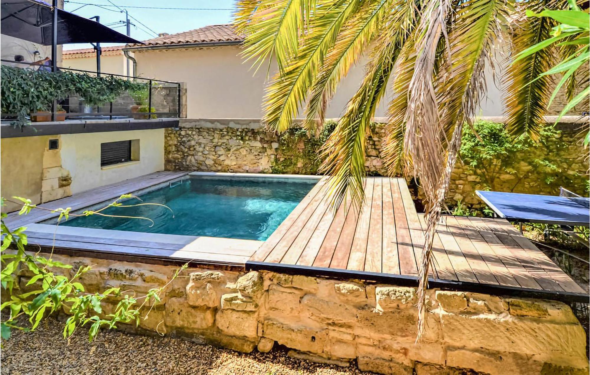 Awesome Apartment In Pujaut With Swimming Pool Ngoại thất bức ảnh